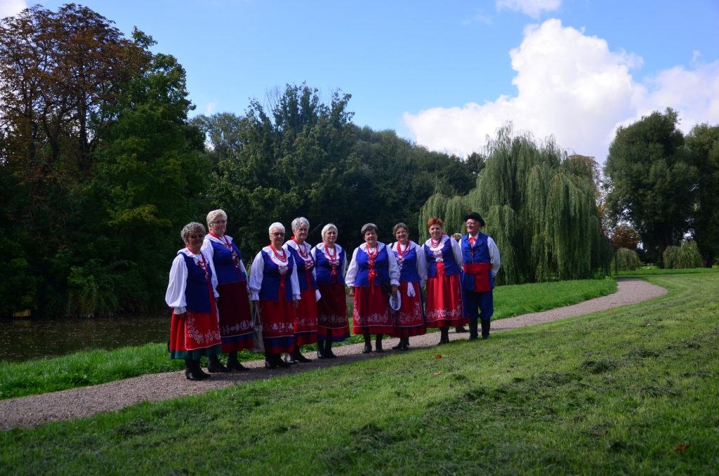 wyróżnienie dla zespołu folklorystycznego "Spod Strzechy" - galeria