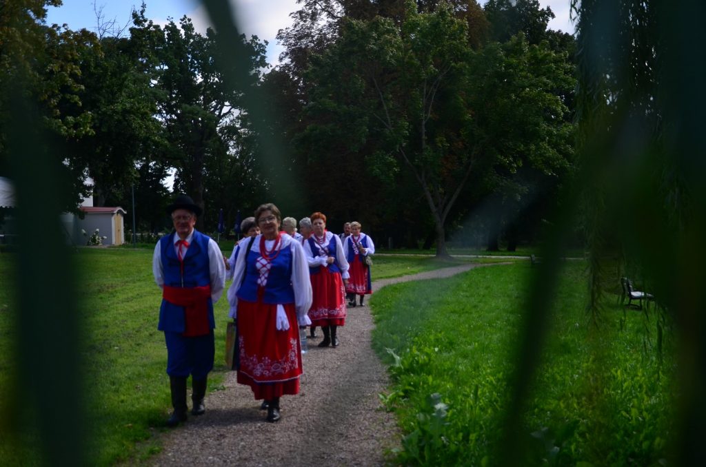 wyróżnienie dla zespołu folklorystycznego "Spod Strzechy" - galeria