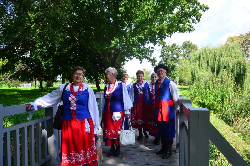 wyróżnienie dla zespołu folklorystycznego "Spod Strzechy" - galeria