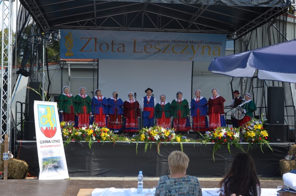 wyróżnienie dla zespołu folklorystycznego "Spod Strzechy" - galeria