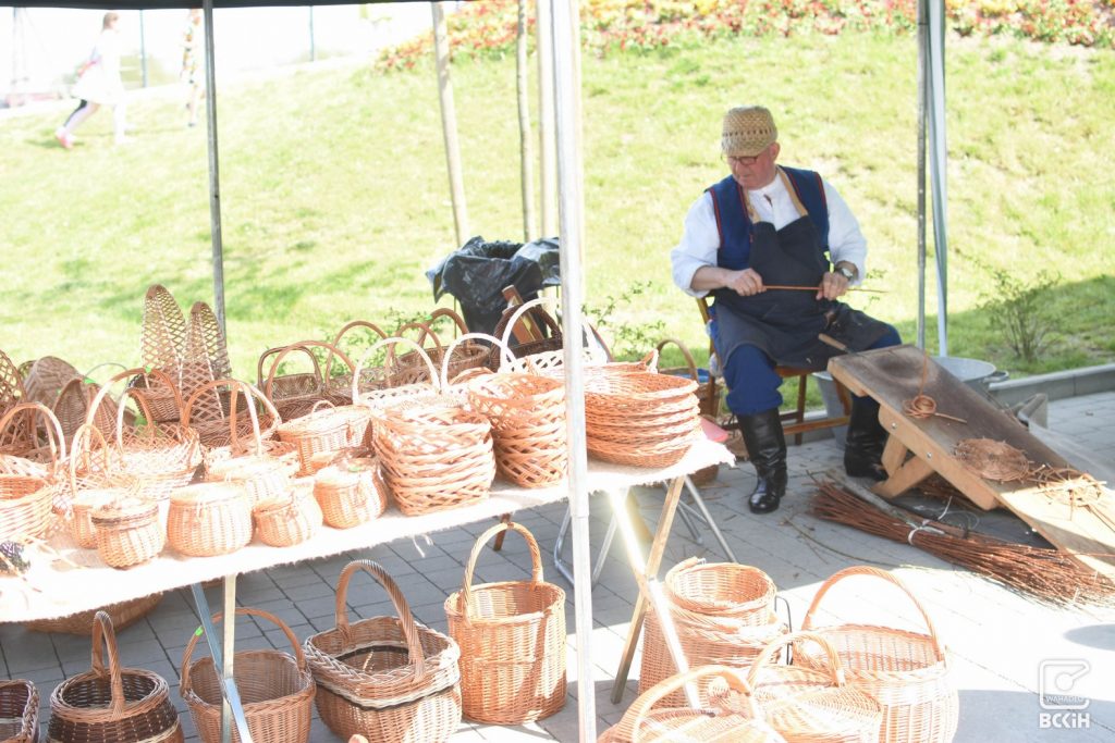 VI Festiwal Zespołów Folklorystycznych im. Tadeusza Zielińskiego - galeria