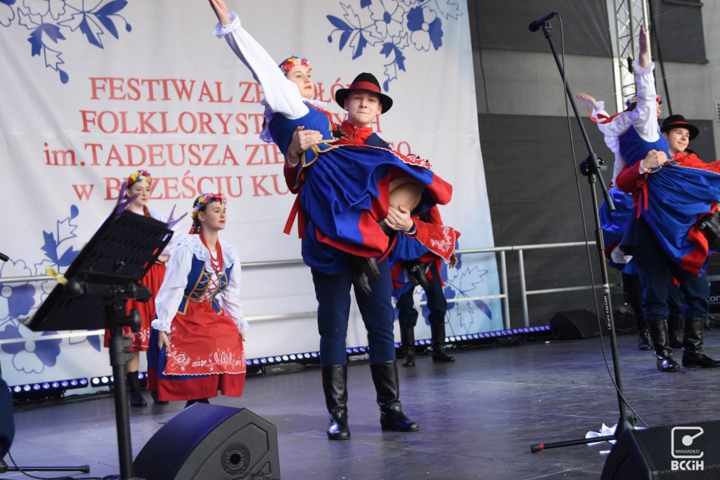 VI Festiwal Zespołów Folklorystycznych im. Tadeusza Zielińskiego - galeria