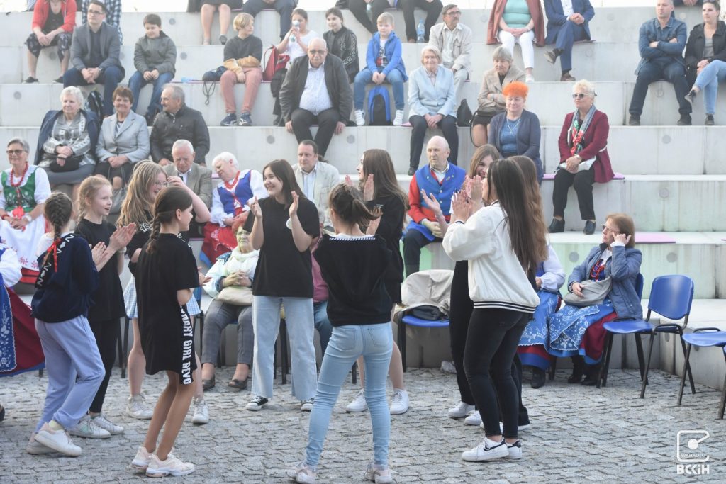 VI Festiwal Zespołów Folklorystycznych im. Tadeusza Zielińskiego - galeria